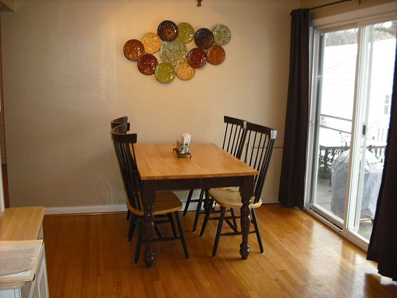 5th image of 3081 Regent St