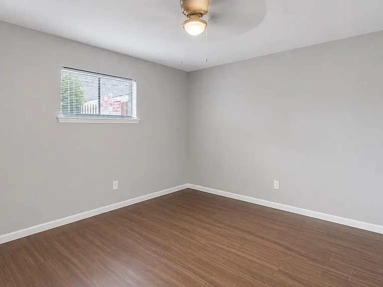 122 E Crosstimbers St #52 — Photo 6