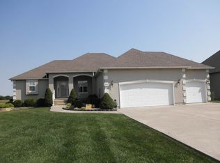 711 Quail Nest Rd, Winfield, KS 67156