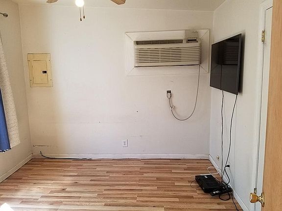 5th image of 319 W Oakland Ave