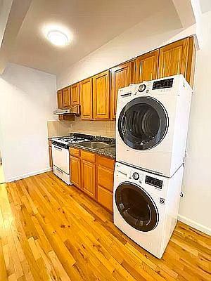 2nd image of 19 Orchard St #2A