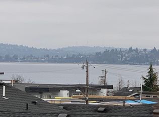 213 4th St S APT 3, Kirkland, WA 98033
