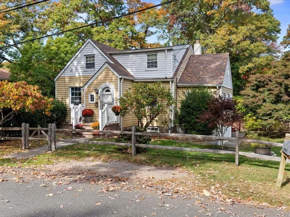 23 Belmont Road, Sound Beach, NY 11789