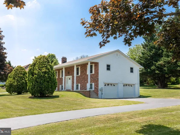 1708 Kempfield Dr, Hampstead, MD 21074