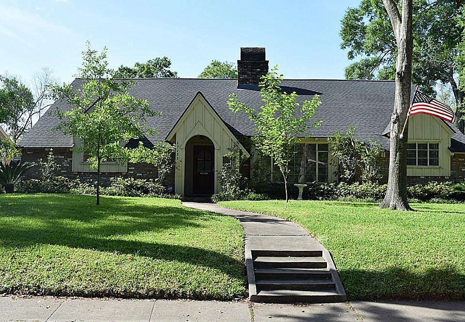2nd image of 12123 Beauregard Dr