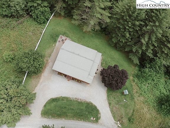 4th image of 713 Rachel Way