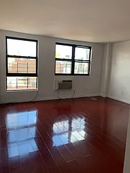 Rented by Kinyu Realty