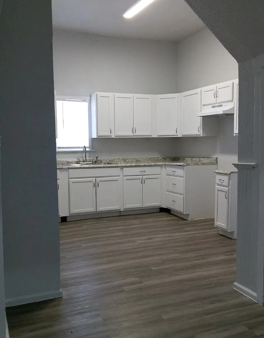 4 bed, 2658 sqft, $1,299 — Photo 2