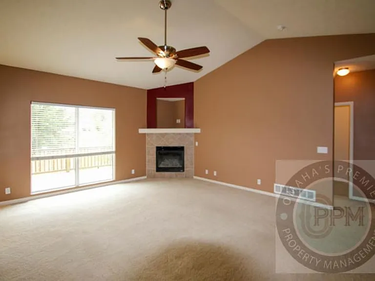 809 Lake Tahoe Dr — Photo 4