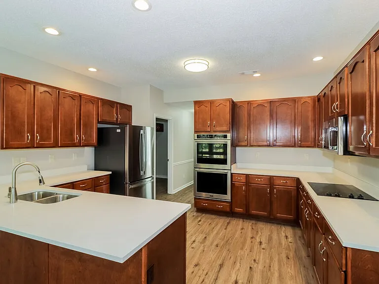 288 Mayhurst Ln — Photo 9