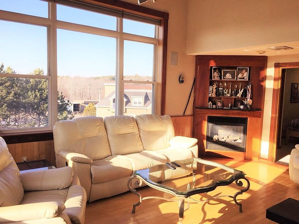 1st image of 24 Glenwood Ave APT 4