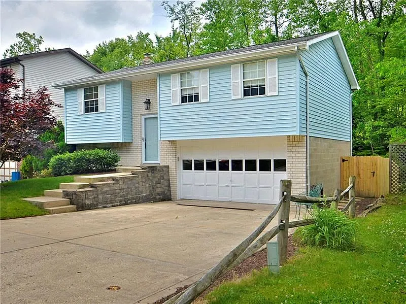 211 Valley Stream Dr photo 1