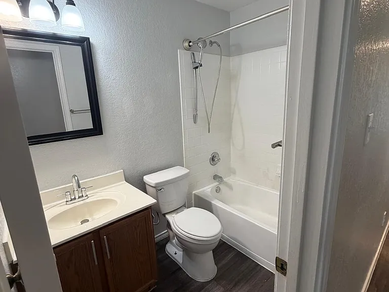 10126 Sungate Park — Photo 11