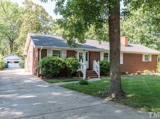 516 Oakwood Ln, Graham, NC 27253