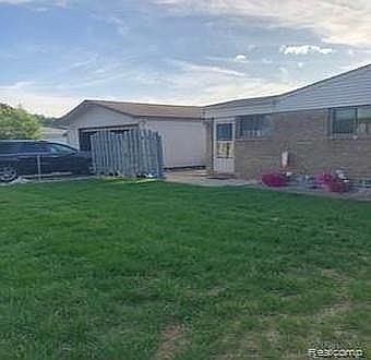 5th image of 12148 Quaker Dr