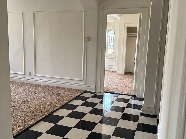 2218 N Summit Ave #201 — Photo 10