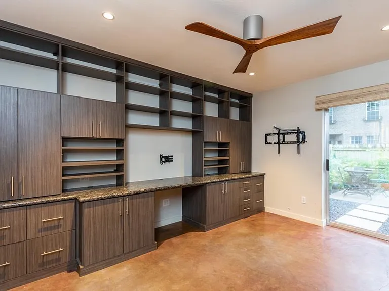 5235 Blossom St — Photo 4