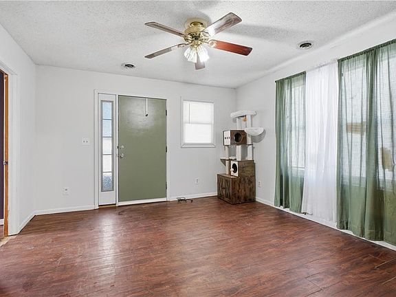 5th image of 207 N Bissell St