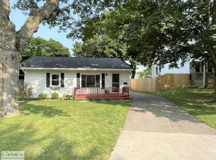 1337 S Riverside Ave, Saint Clair, MI 48079