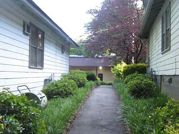 Path between duplexes