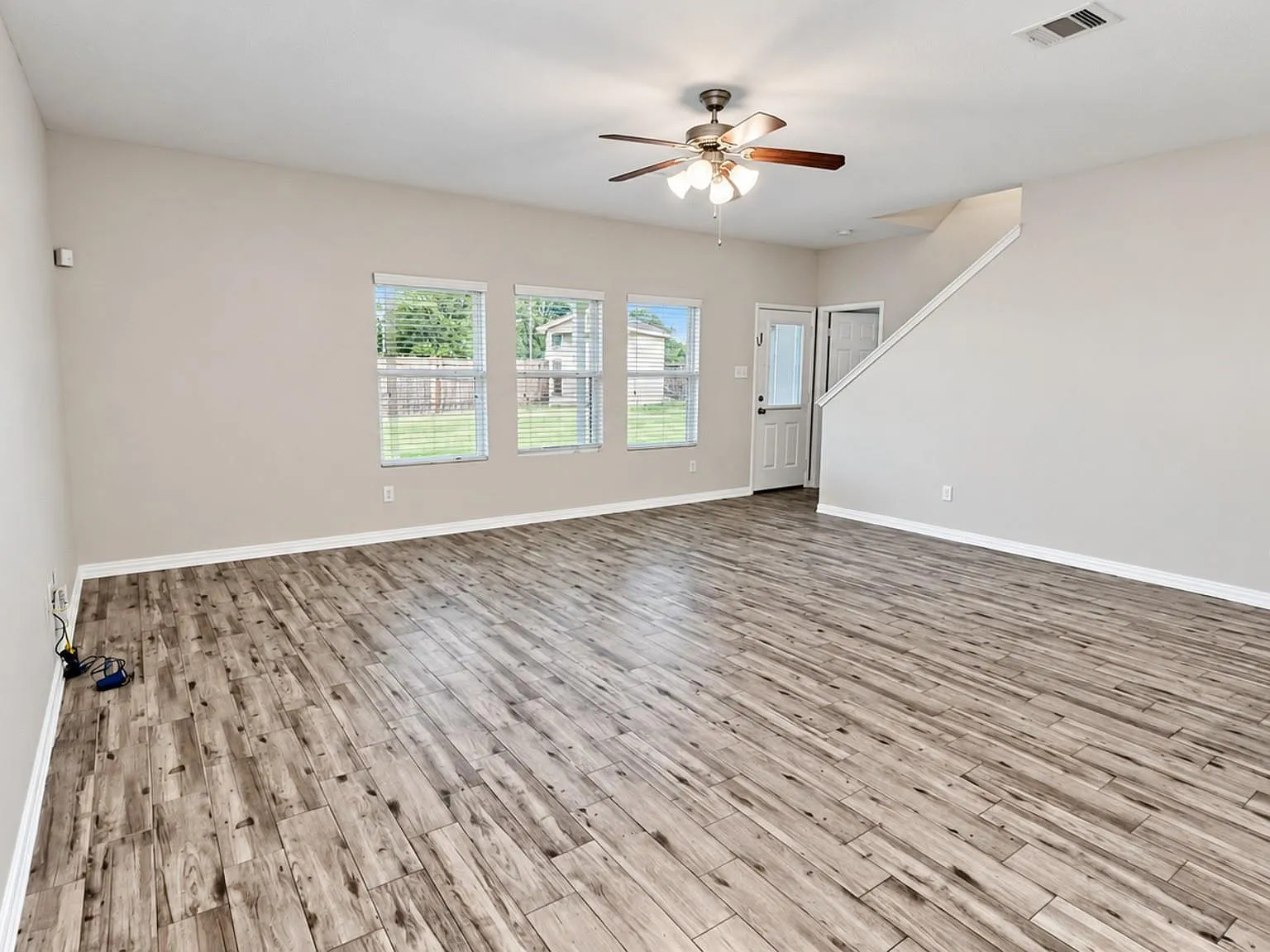 5 bed, 2.5 bath, 2632 sqft, $2,600 — Photo 4