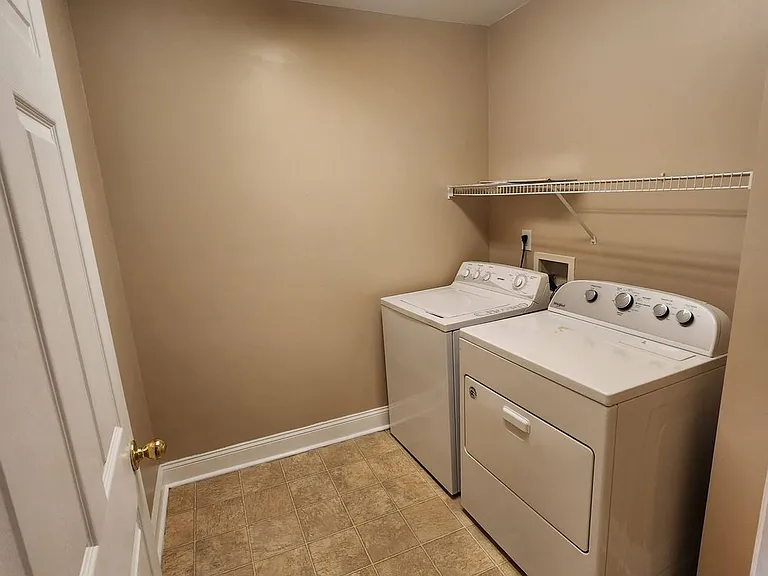 2102 Mayberry Loop Rd #4 — Photo 12