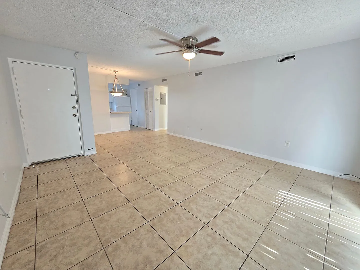 All inclusive 2 bed/ 1 bath condo in Hidden Lakes - Coming Soon near Downtown SRQ — Photo 4