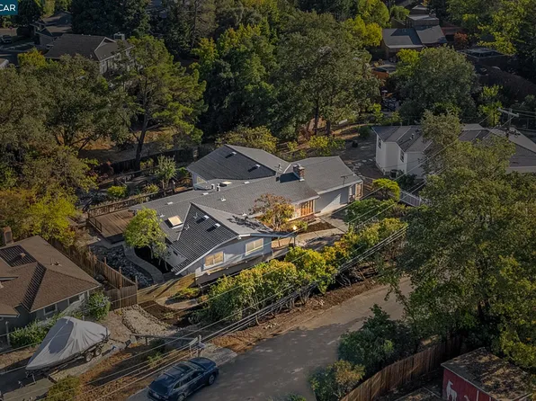 61 Grandview Pl, Walnut Creek, CA 94595