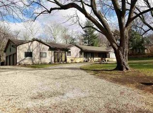 316 SW Woodbury Ln, Topeka, KS 66606