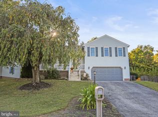 9 Ivy Cir, Hanover, PA 17331