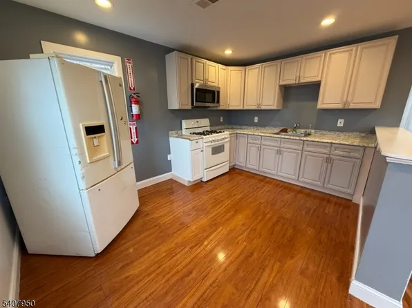 726 E 6th St #2, Plainfield, NJ 07062