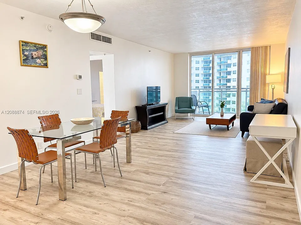 3000 S Ocean Dr #1006