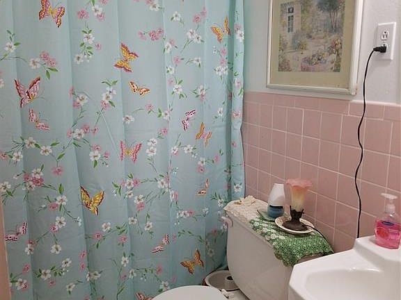 5th image of 1718 Hackberry St