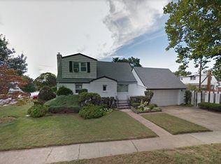 87 Birchwood Dr W, Valley Stream, NY 11580