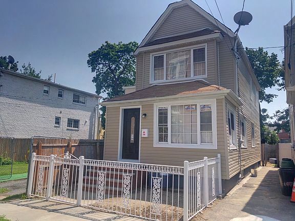 2nd image of 10712 Wren Pl