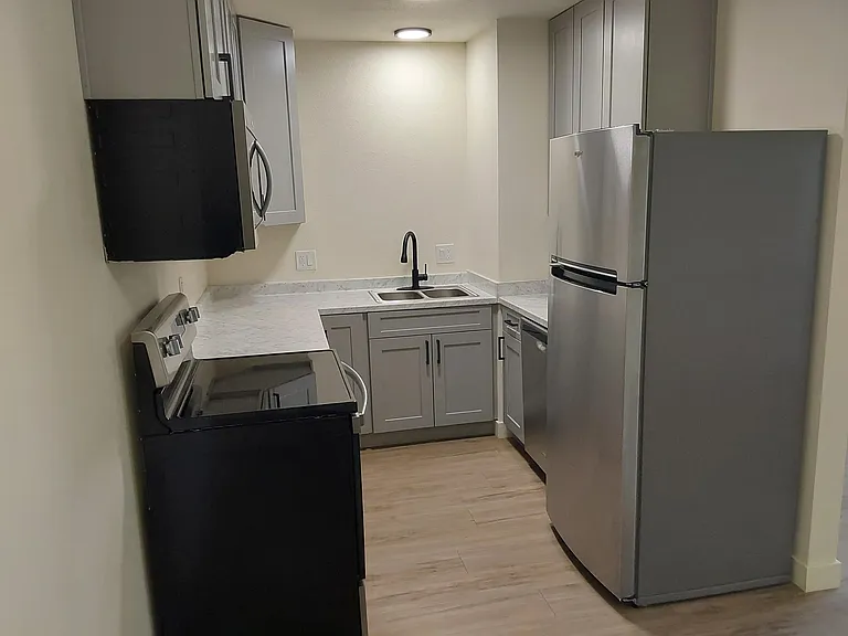 1701 Palm Dr #3 — Photo 9