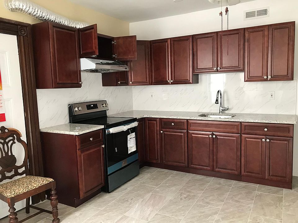 2nd image of 1620 Mount Vernon St #2FL