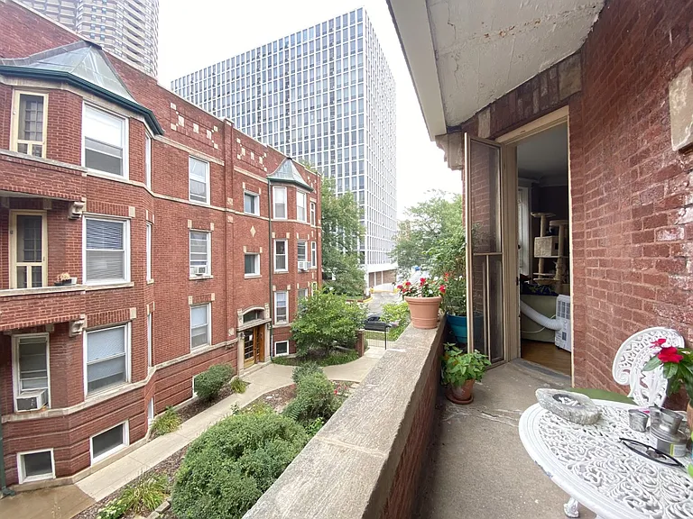 724 W Waveland Ave #2S — Photo 9