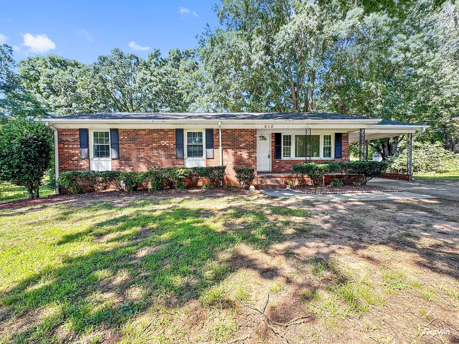 3 bed, 2.0 bath, 1288 sqft, $1,730 — Photo 1