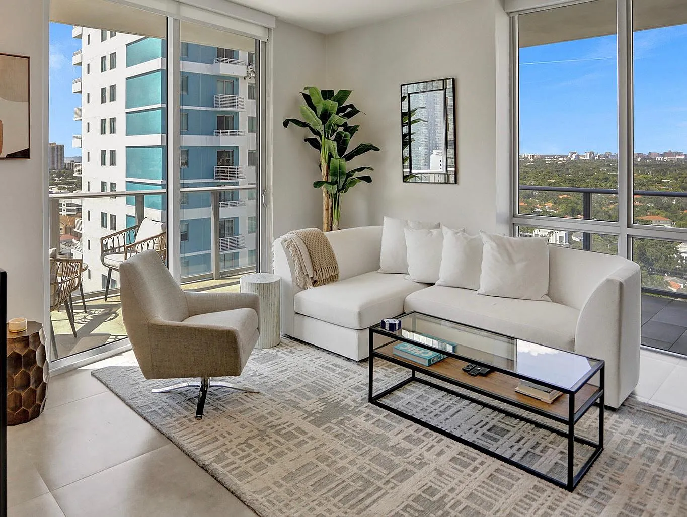 1010 SW 2nd Ave — Photo 4