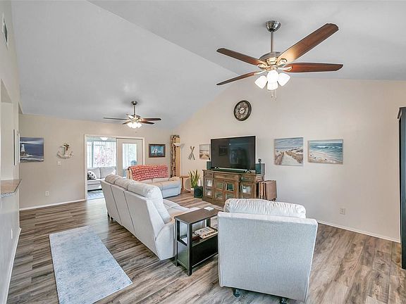 5th image of 2625 Laurelwood Dr