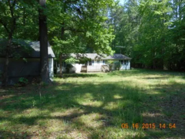 9099 Beasley Dr, Gloucester, VA 23061