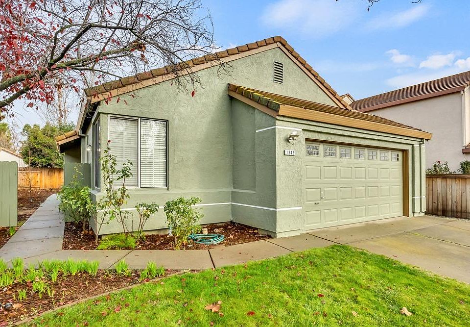 1st image of 1249 Arbor Ct