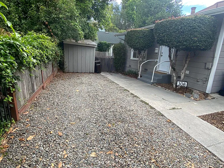 308 Elm St — Photo 5