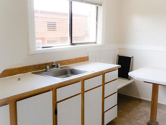 2nd image of 1509 E Madison St APT 302