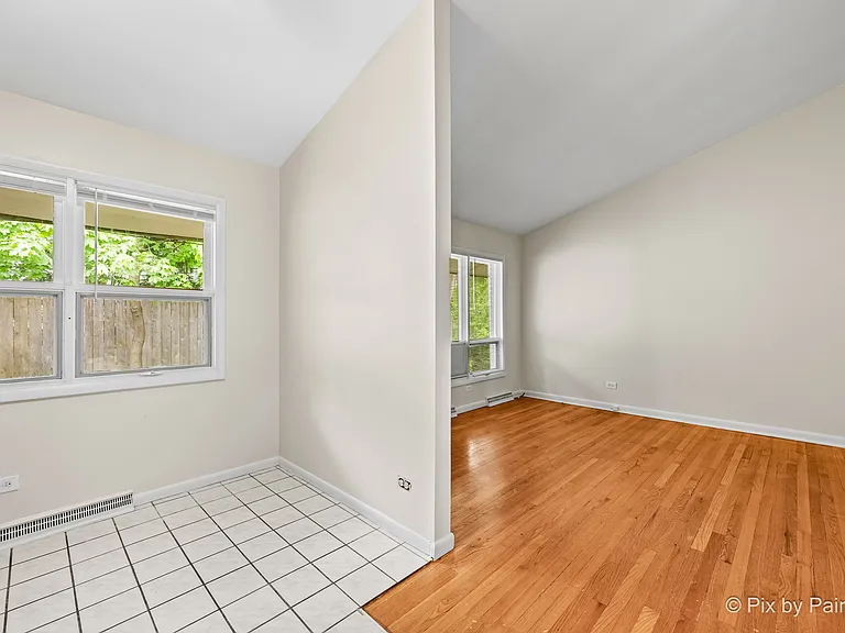 327 E Lake St — Photo 7