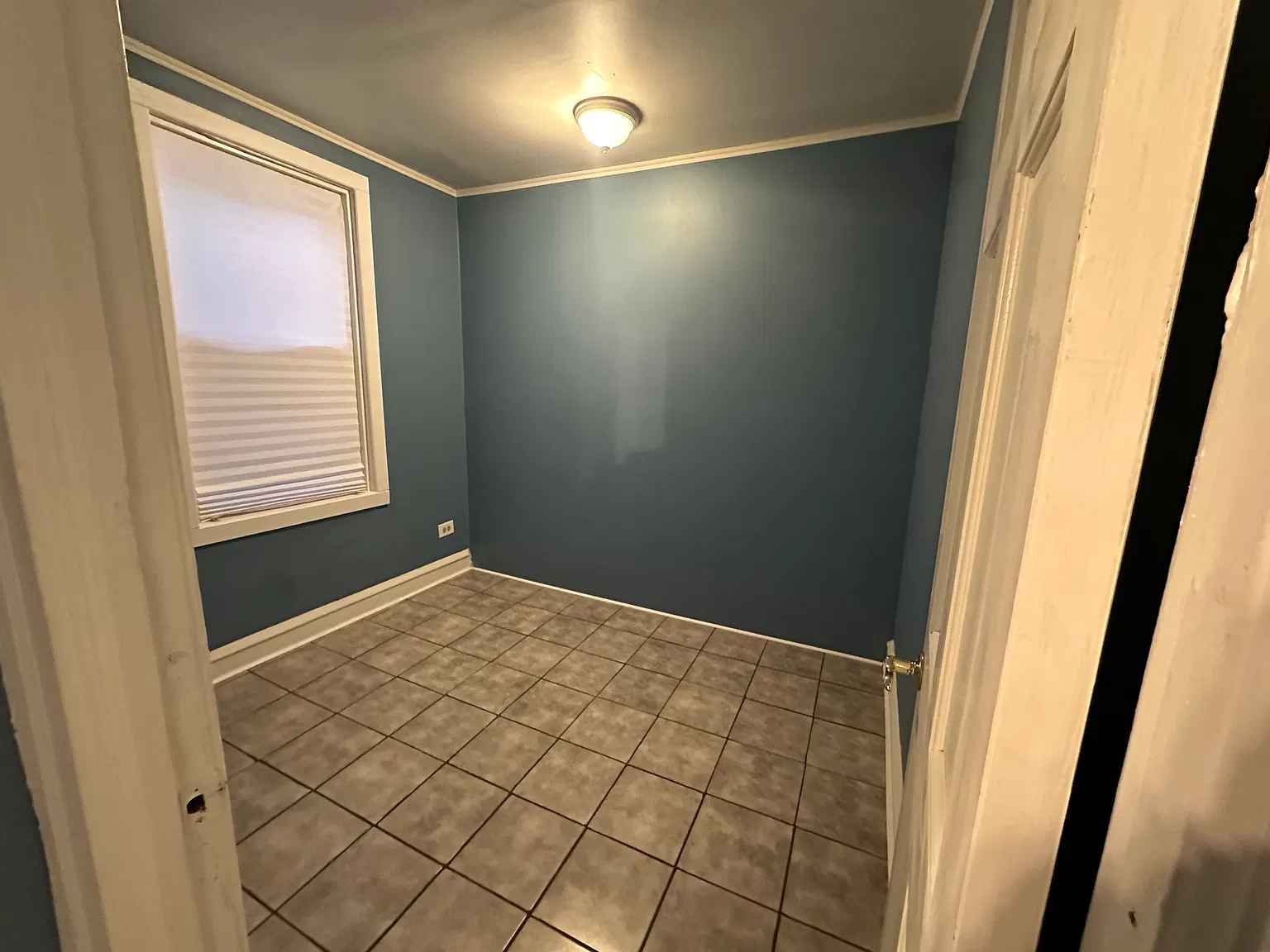 4 bed, 1.5 bath, 800 sqft, $2,200 — Photo 3