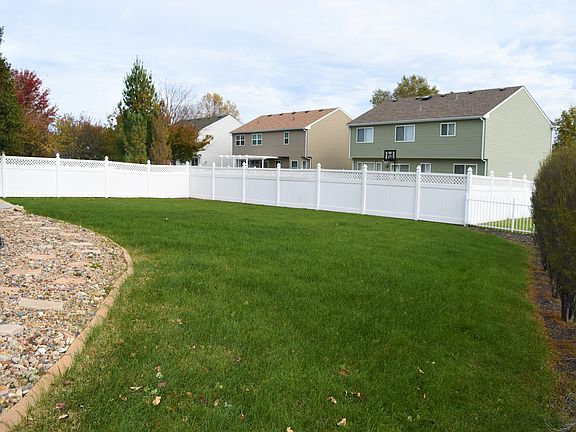 3rd image of 5819 S 160th St