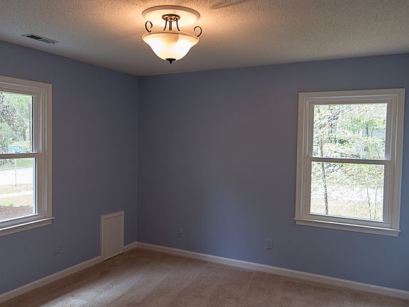 5th image of 133 Kingston Dr