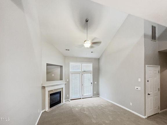 4th image of 228 Basset Hall Dr